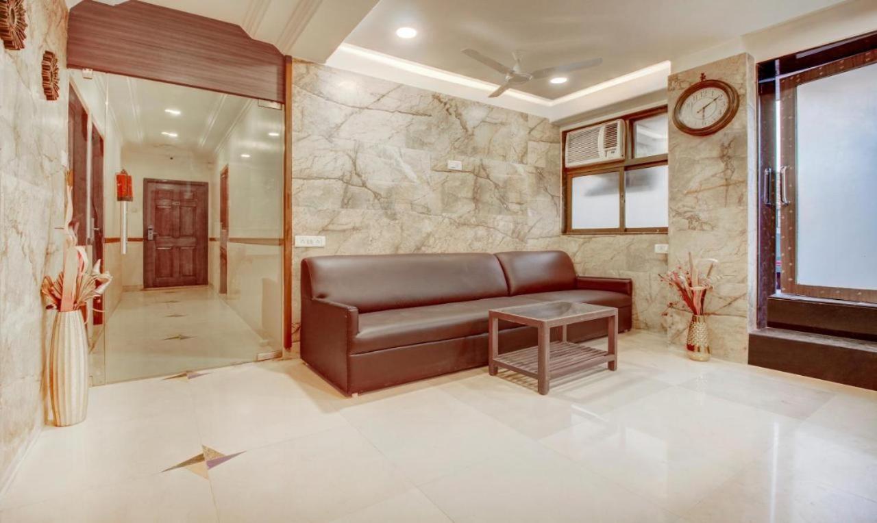 Hotel Cruz Royale ムンバイ エクステリア 写真